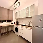 Calea Victoriei Luxe - Elegant With Balcony شقة بوخارست