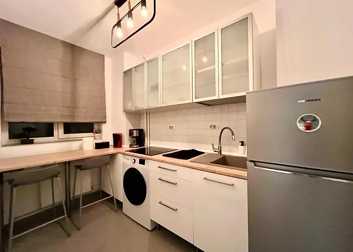 Calea Victoriei Luxe - Elegant With Balcony *