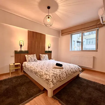 Calea Victoriei Luxe - Elegant With Balcony Apartmán Bukurešť